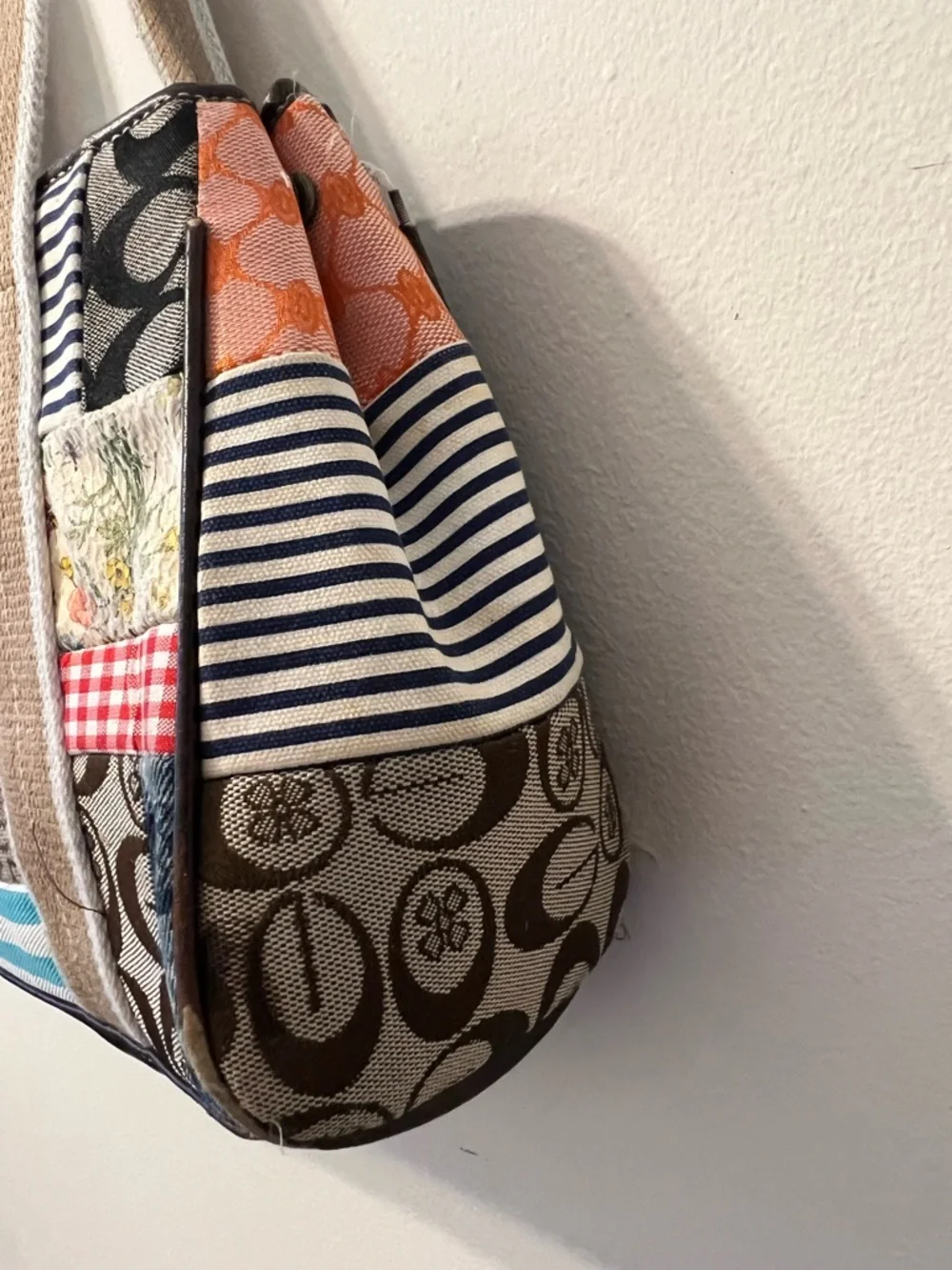 Nice  Patchwork Canvas Shoulder Bag in Multicolor